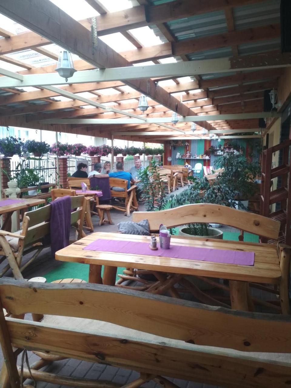 Pensjonat I Restauracja U Zdzicha Rowy  Ngoại thất bức ảnh